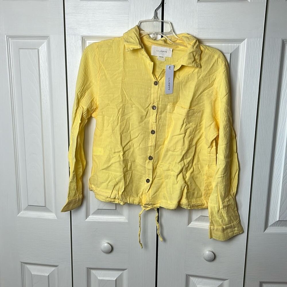 Six fifty button down top yellow large